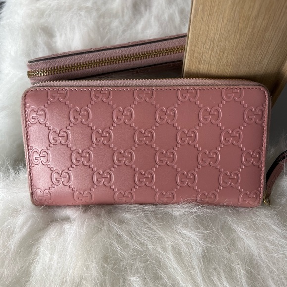Louis Vuitton Handbags - Gucci Guccissima Zippy Wallet